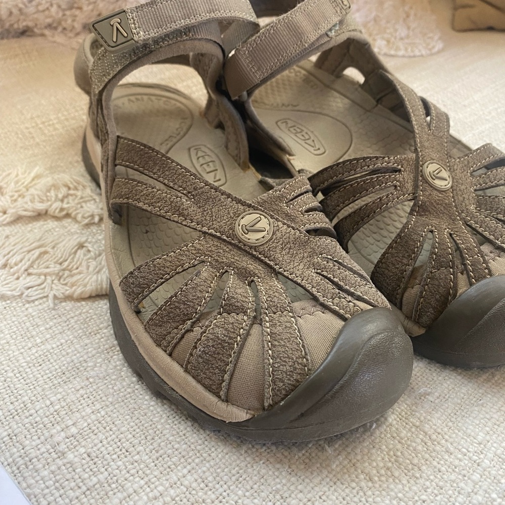 KEEN SANDALS